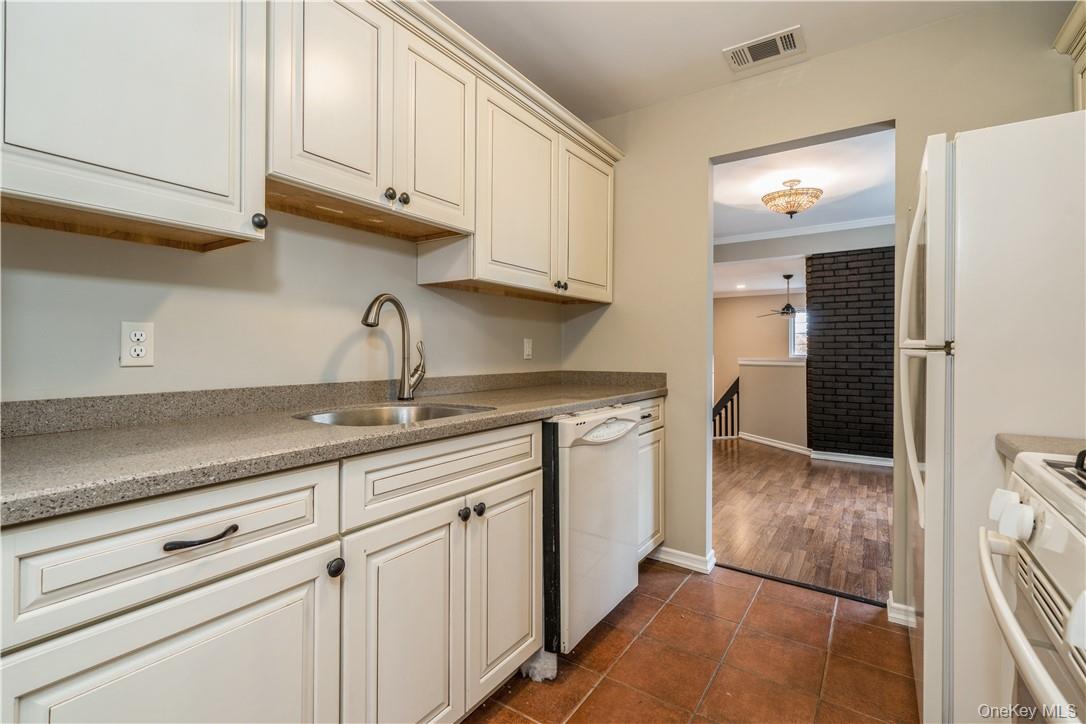 #11 photo, 27 The Knolls, Warwick , NY 10990