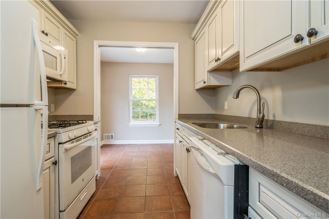 #14 photo, 27 The Knolls, Warwick , NY 10990