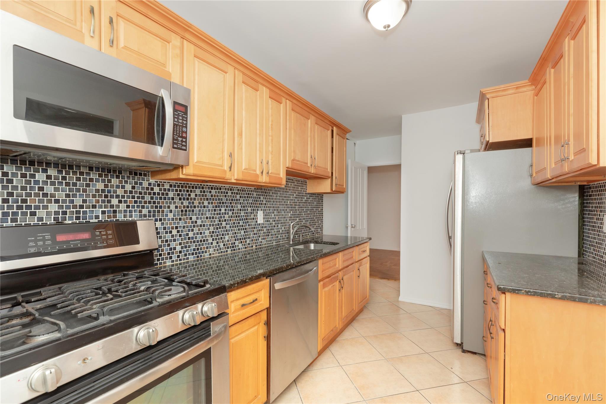 #18 photo, 1200 Midland Avenue, Bronxville , NY 10708