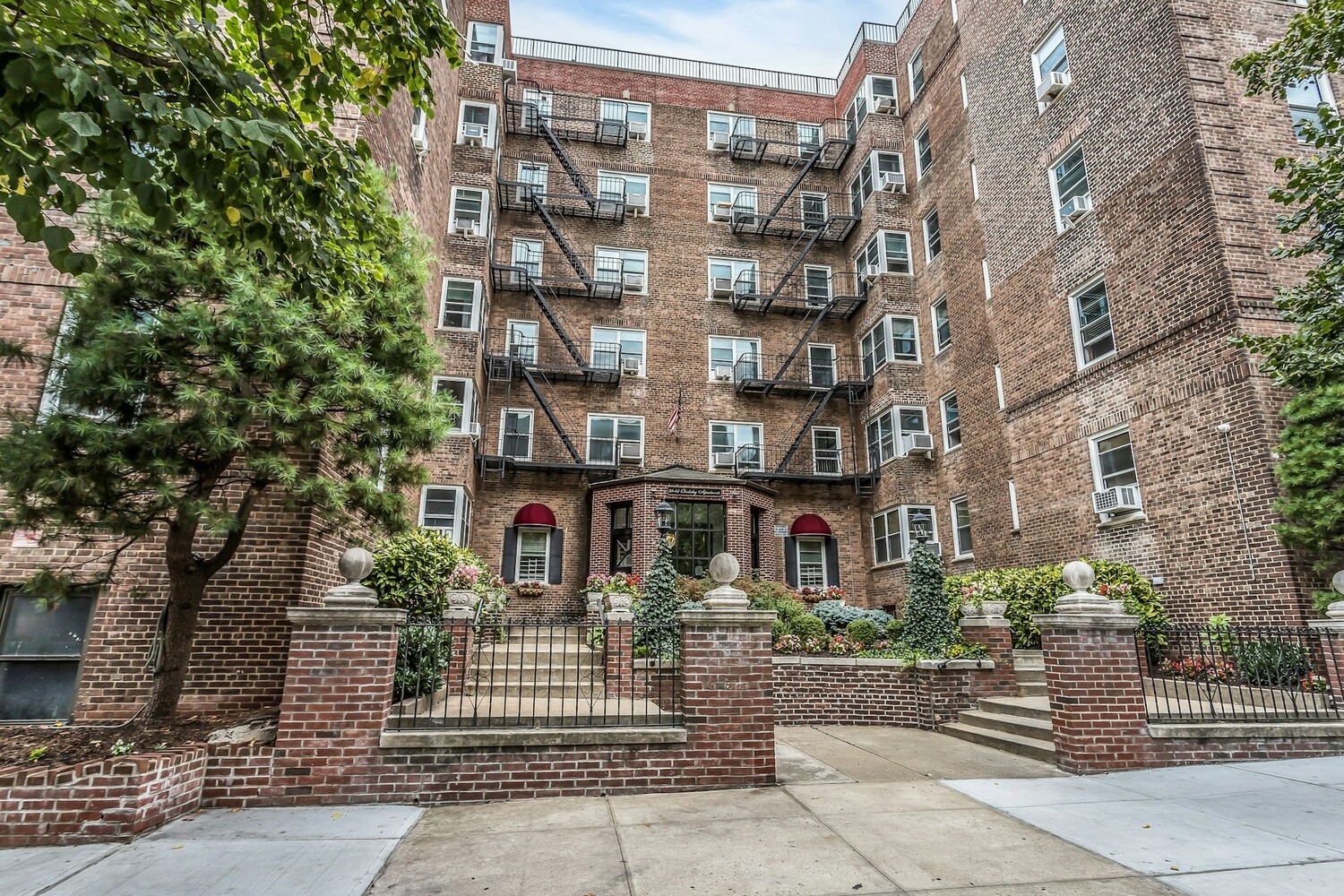 #1 photo, 99-45 67TH Road, Forest Hills , NY 11375