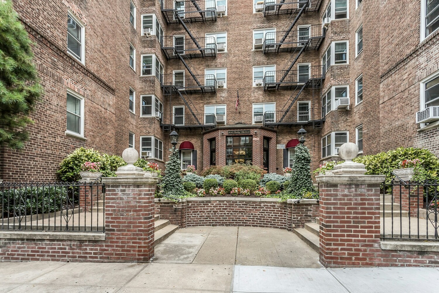 #16 photo, 99-45 67TH Road, Forest Hills , NY 11375