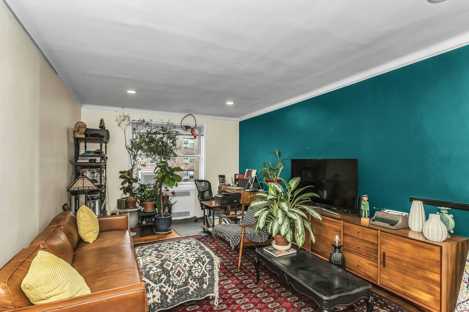 #4 photo, 99-45 67TH Road, Forest Hills , NY 11375