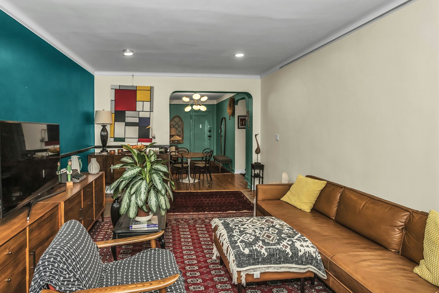 #6 photo, 99-45 67TH Road, Forest Hills , NY 11375