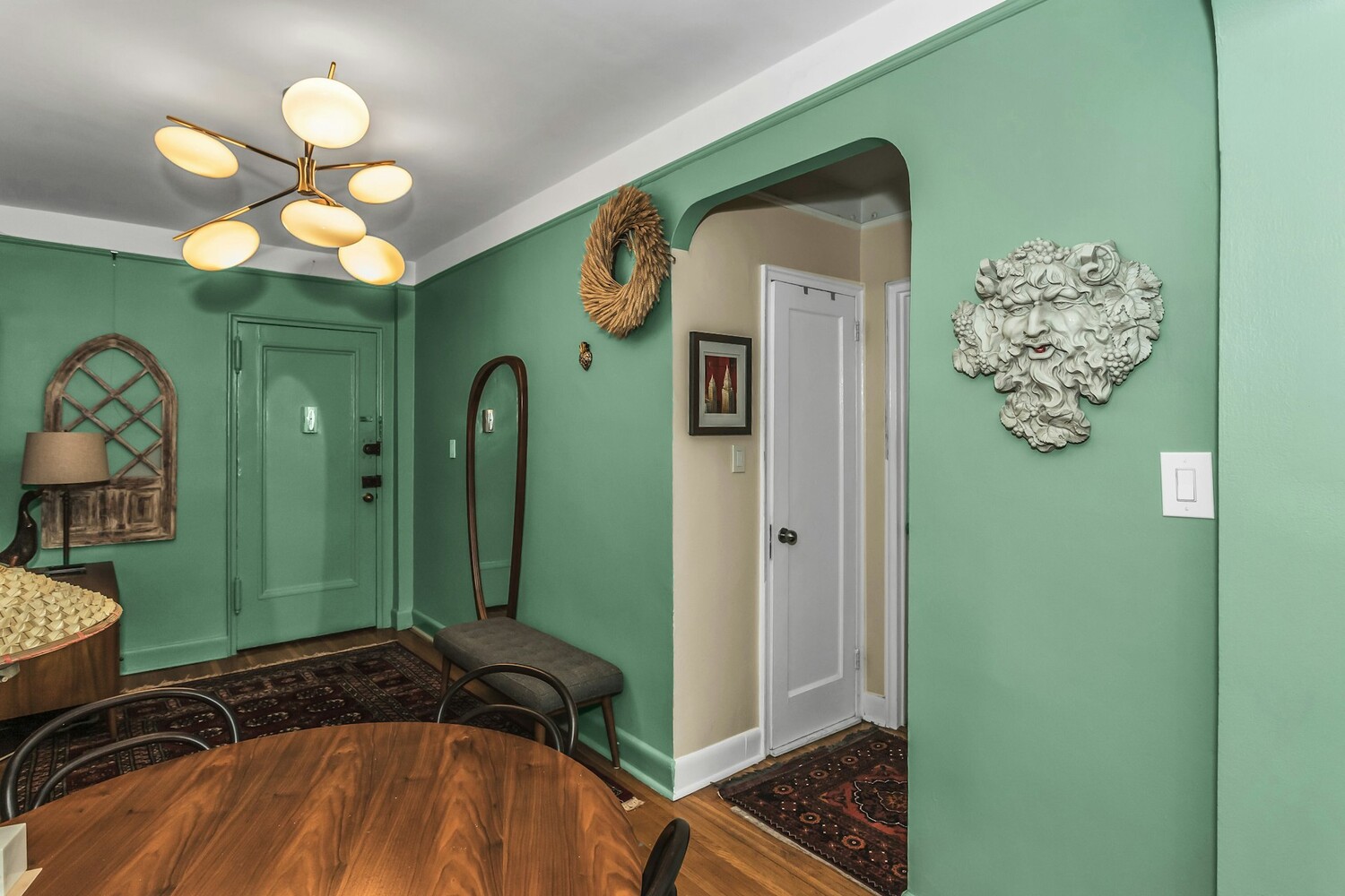 #7 photo, 99-45 67TH Road, Forest Hills , NY 11375