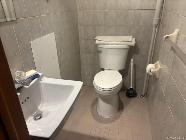 #7 photo, 404 Bauer Place, Mineola , NY 11501