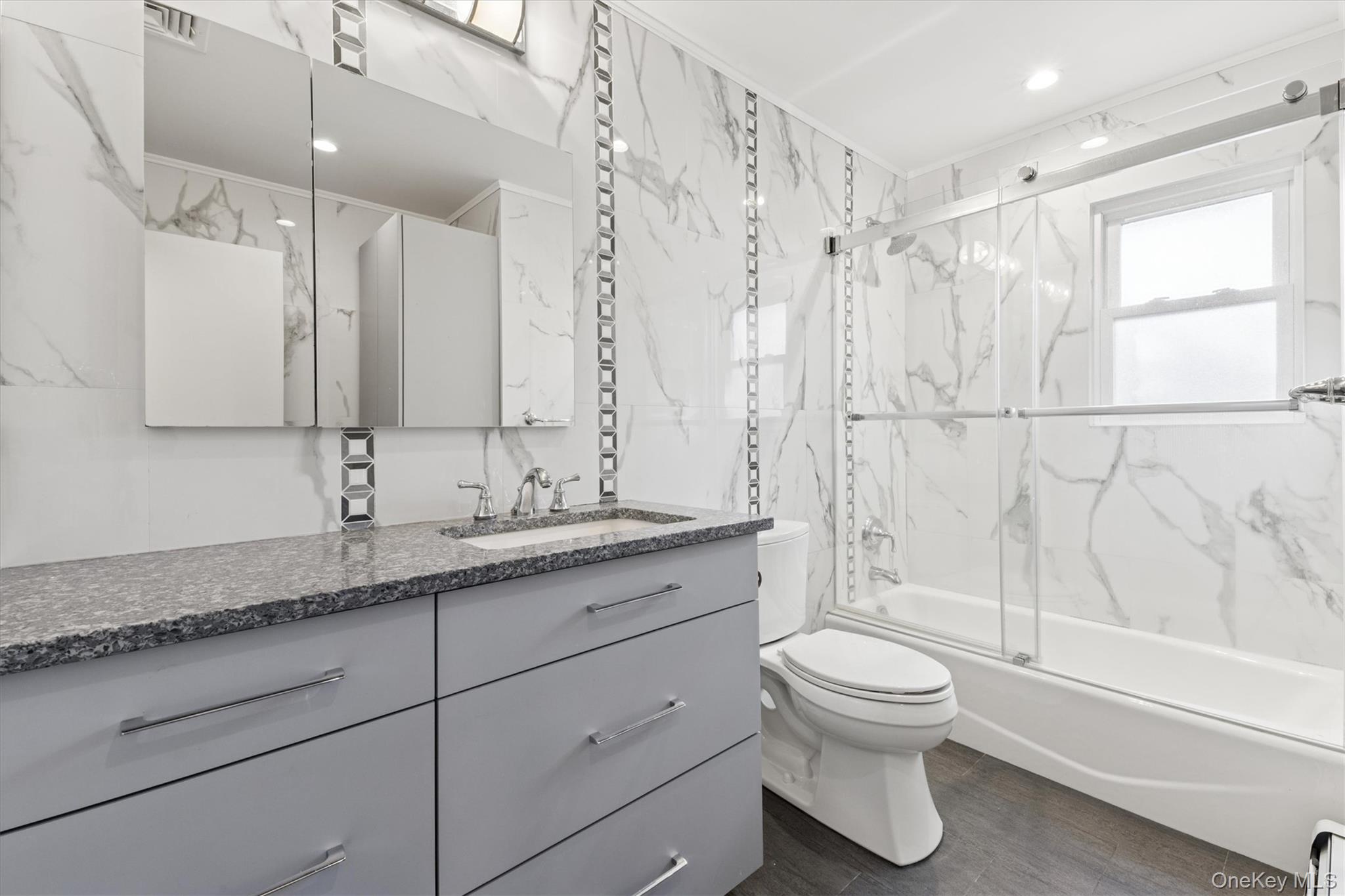 #11 photo, 686 Tanwood Drive, West Hempstead , NY 11552