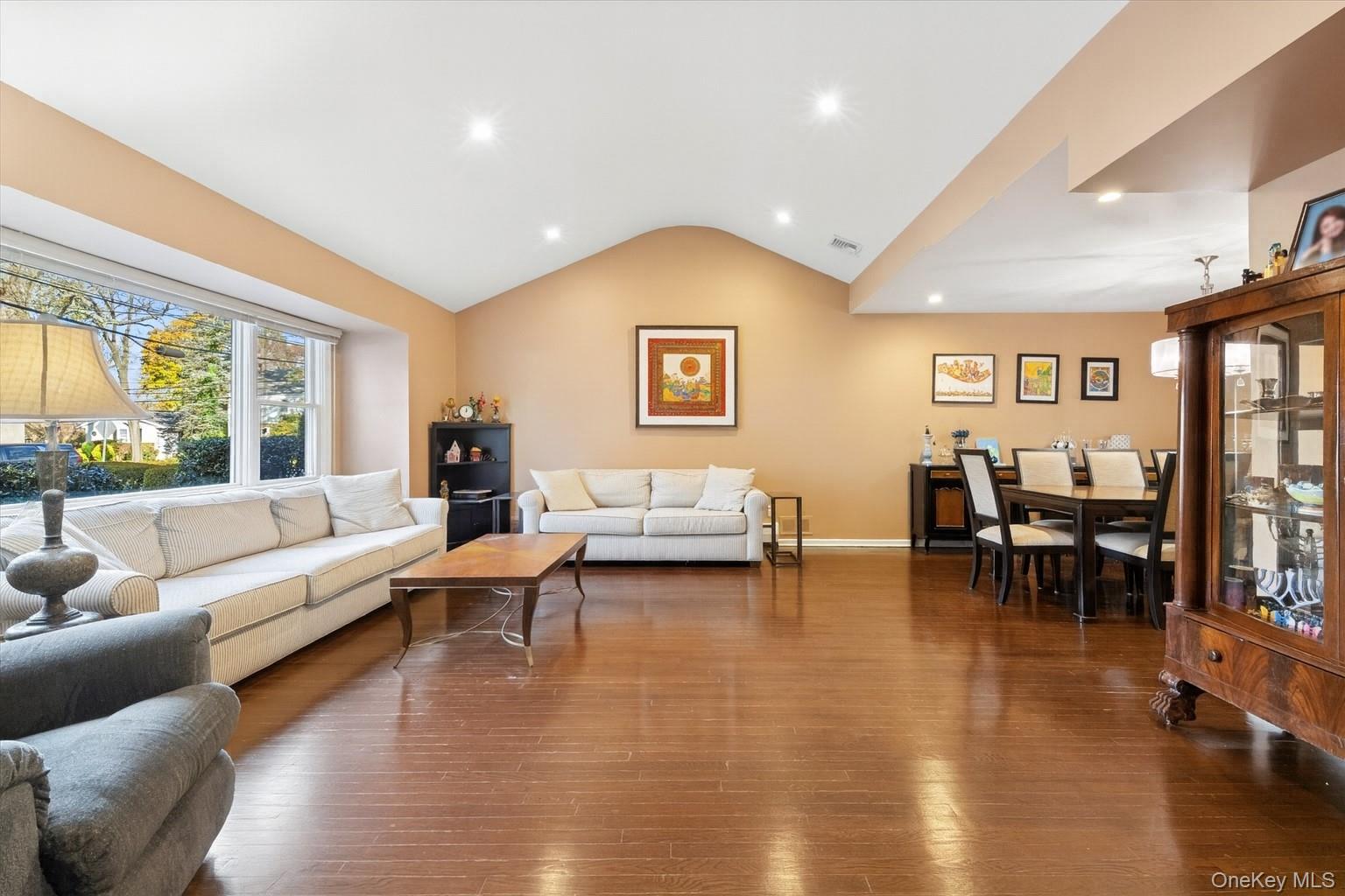 #2 photo, 686 Tanwood Drive, West Hempstead , NY 11552