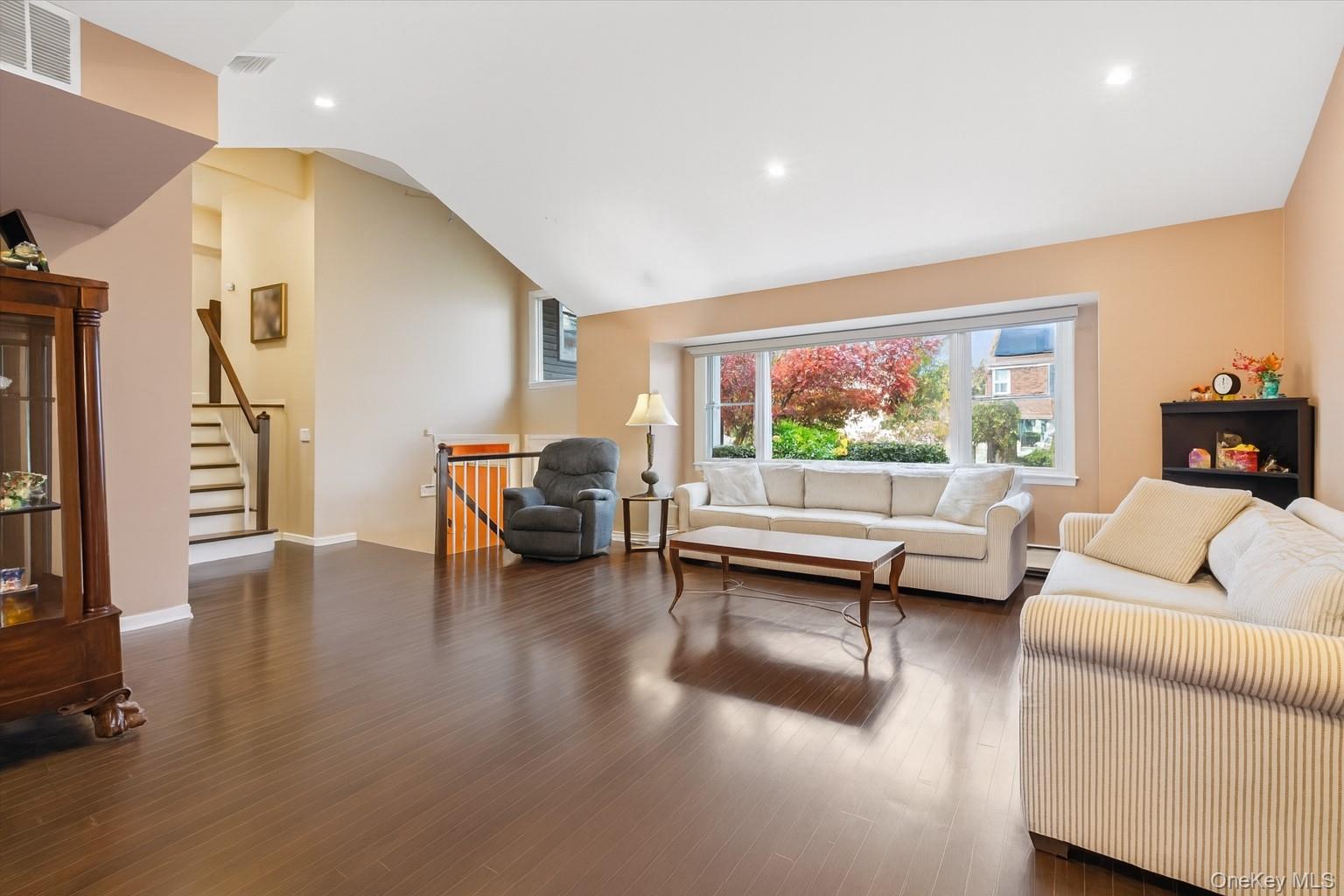 #3 photo, 686 Tanwood Drive, West Hempstead , NY 11552