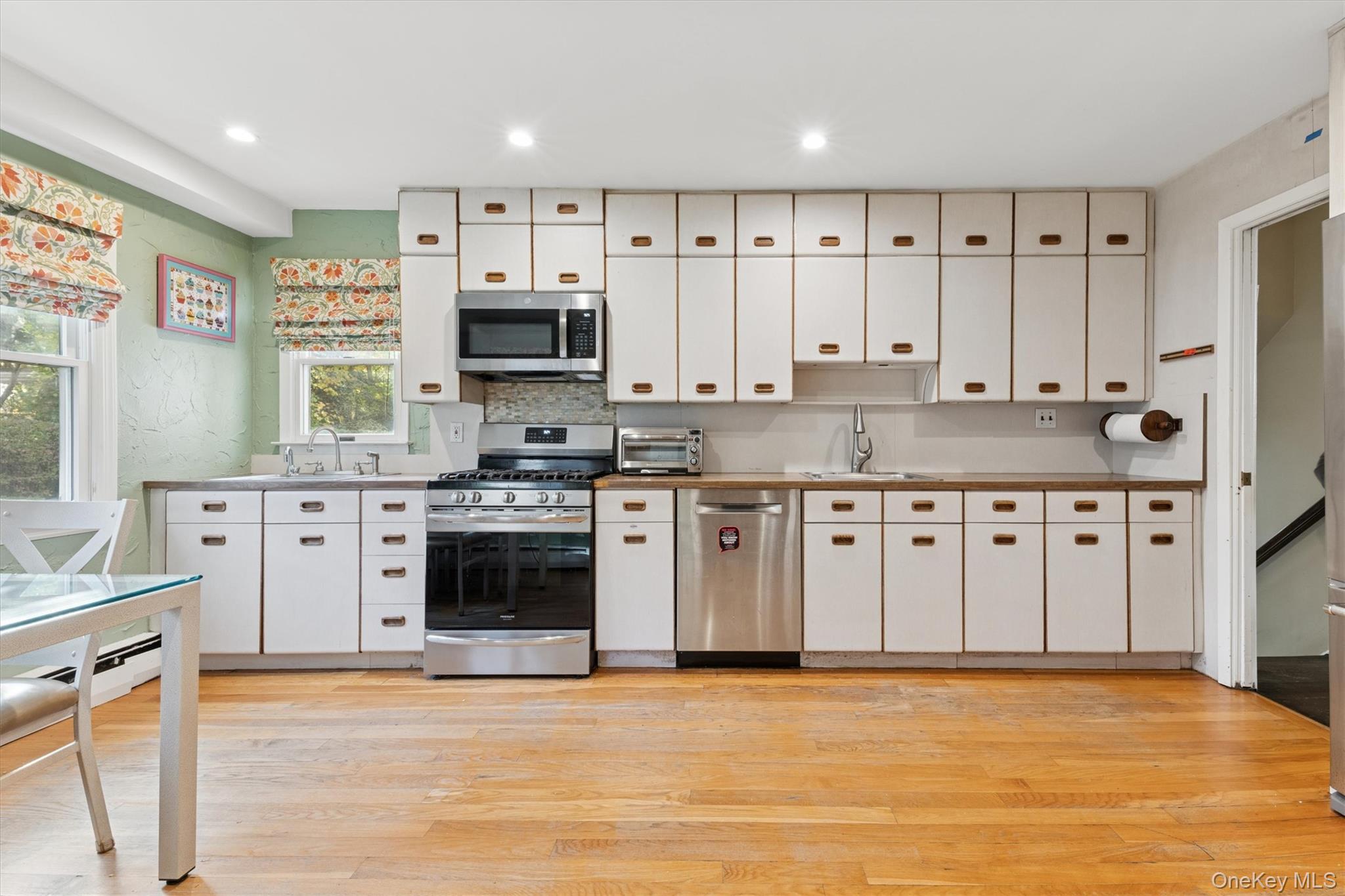 #6 photo, 686 Tanwood Drive, West Hempstead , NY 11552