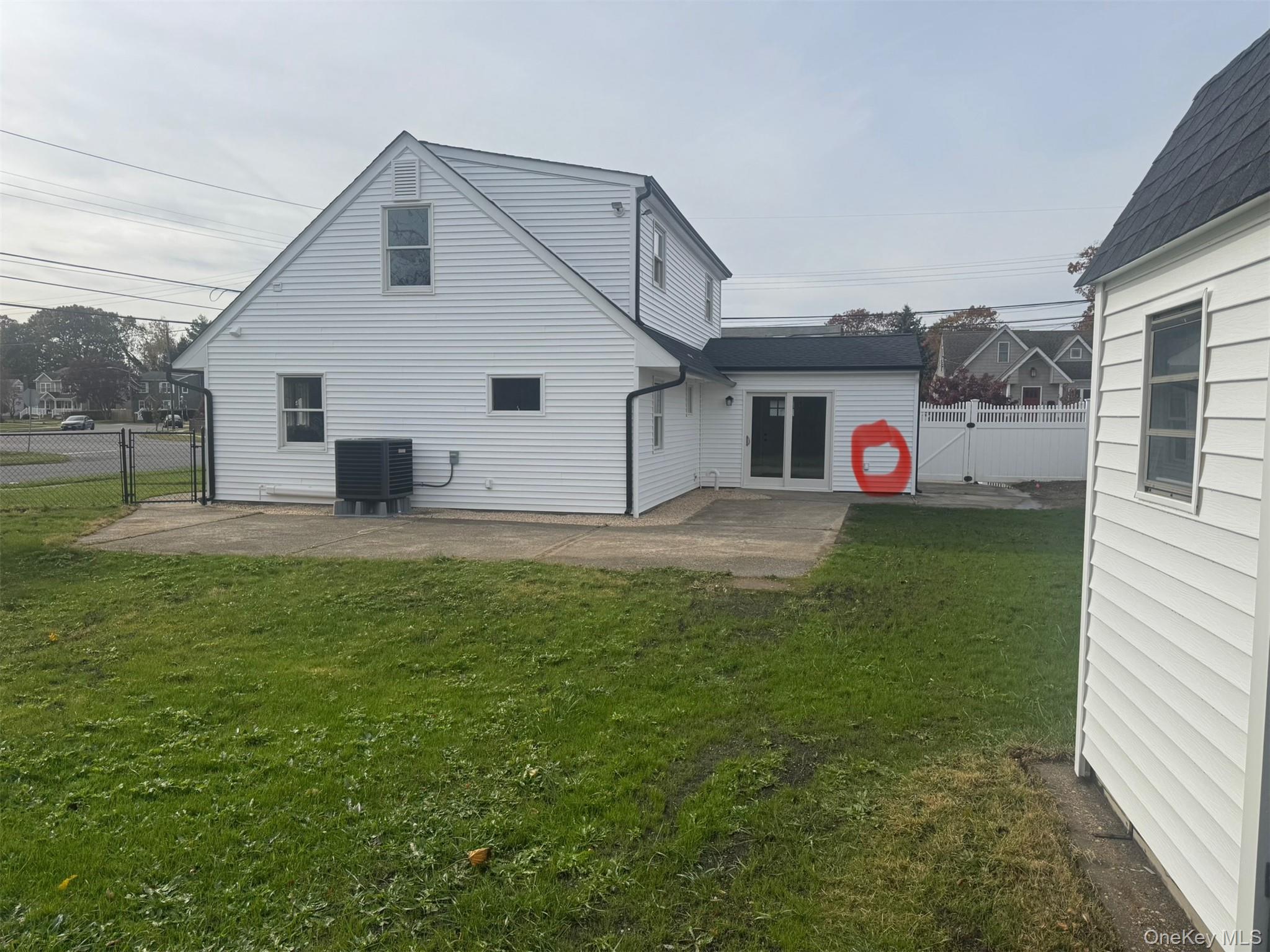 #3 photo, 10 Vermont Street, Lindenhurst , NY 11757