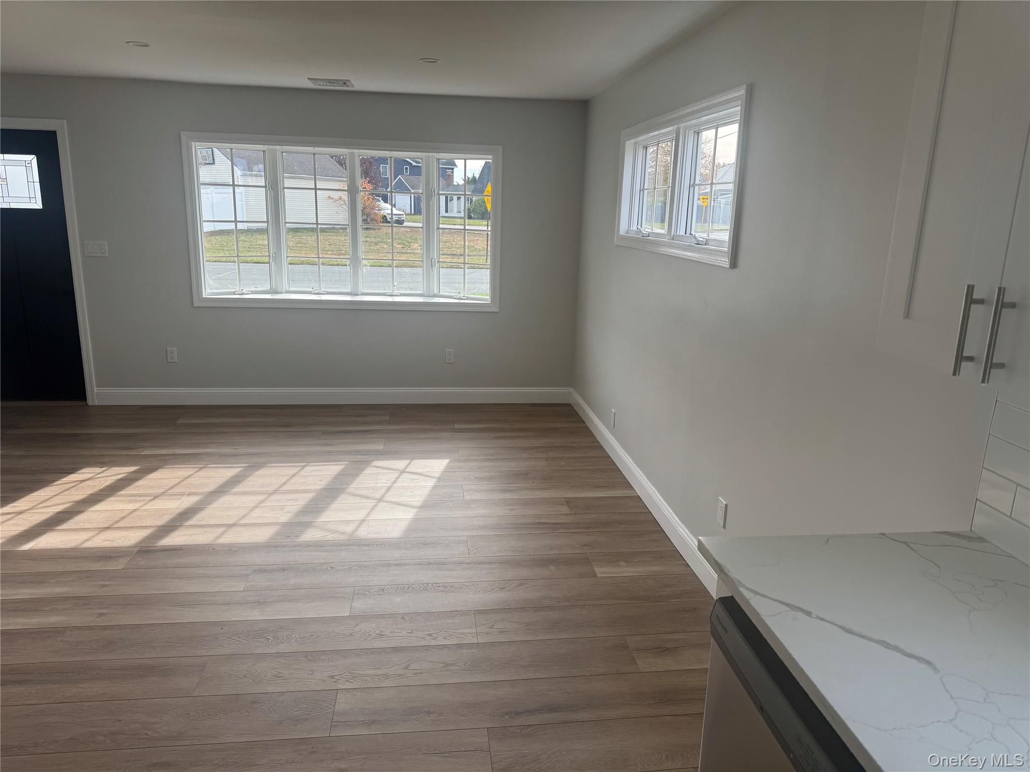 #8 photo, 10 Vermont Street, Lindenhurst , NY 11757