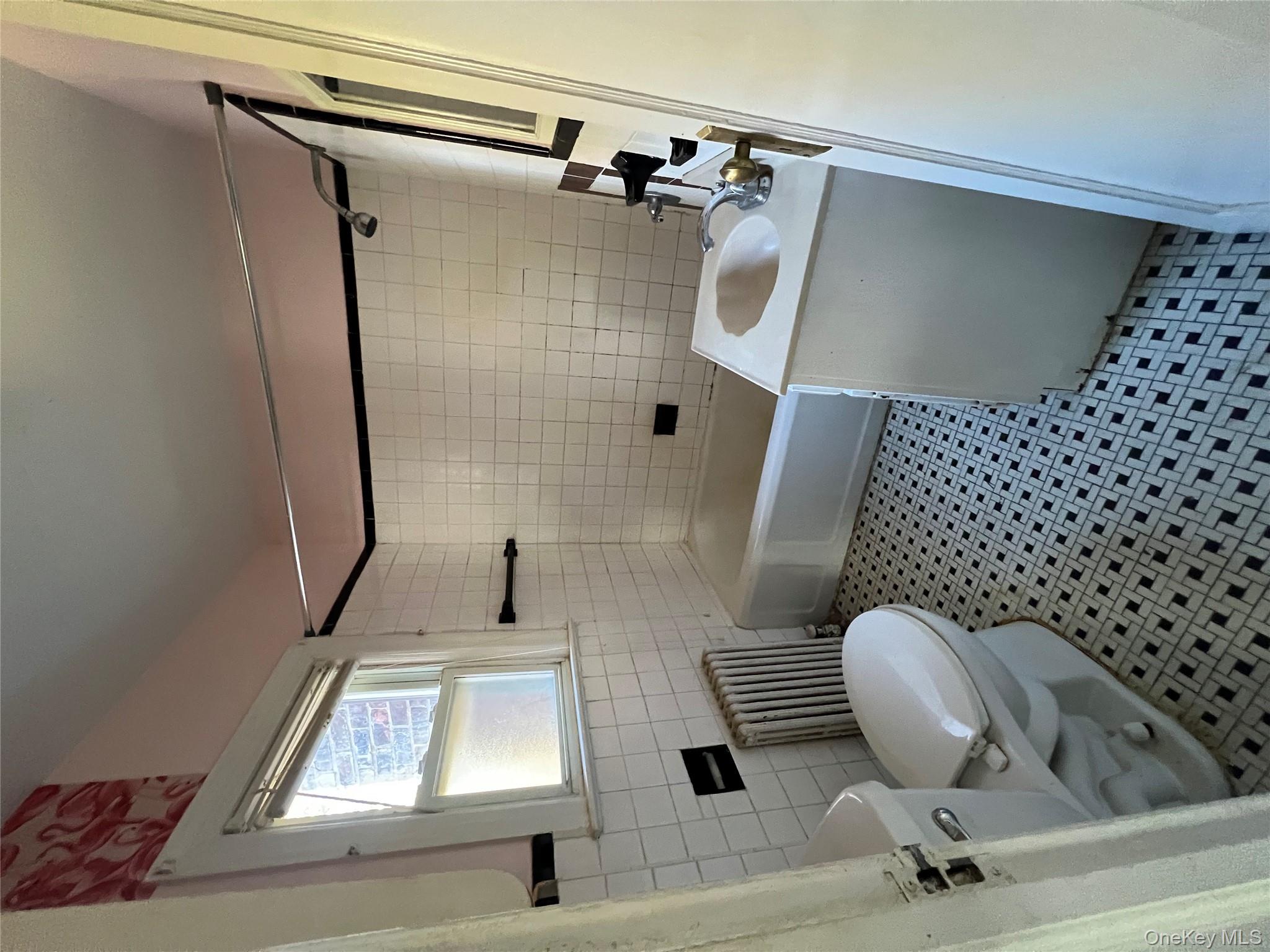 #19 photo, 33 Cleveland Street, Valley Stream , NY 11580