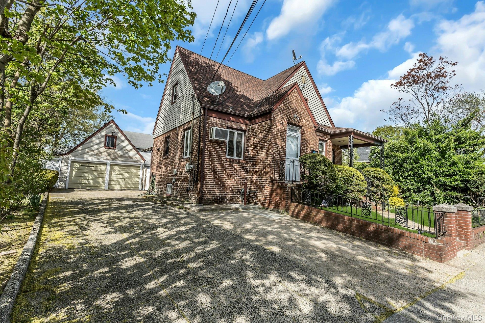 #20 photo, 33 Cleveland Street, Valley Stream , NY 11580