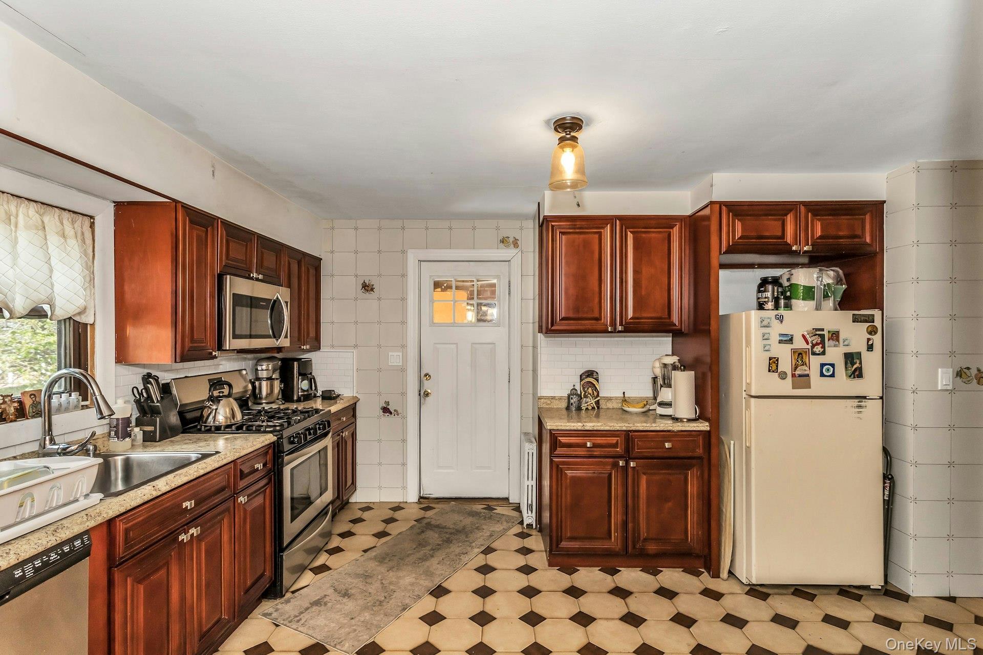 #7 photo, 33 Cleveland Street, Valley Stream , NY 11580