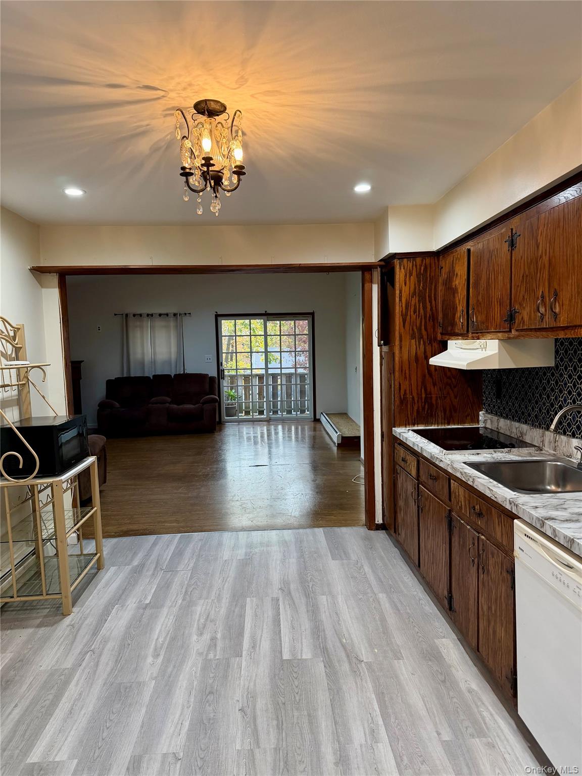 #3 photo, 28 Urban Drive, サフォーク郡 Selden , NY 11784