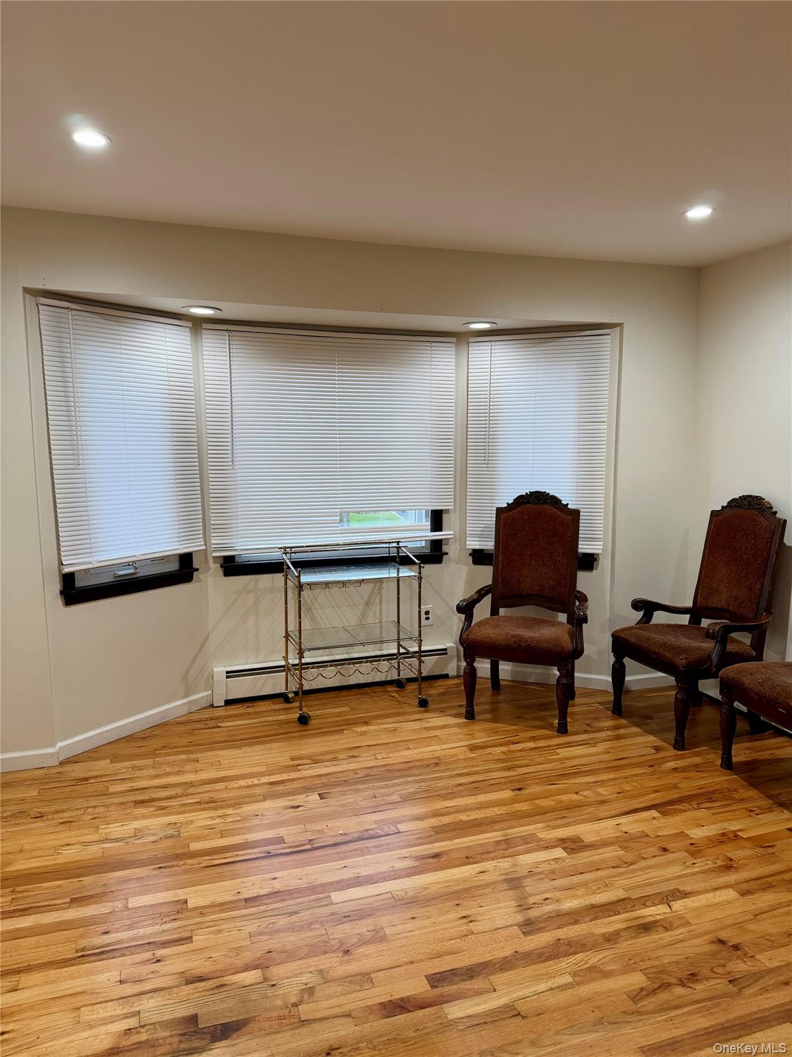 #4 photo, 28 Urban Drive, サフォーク郡 Selden , NY 11784