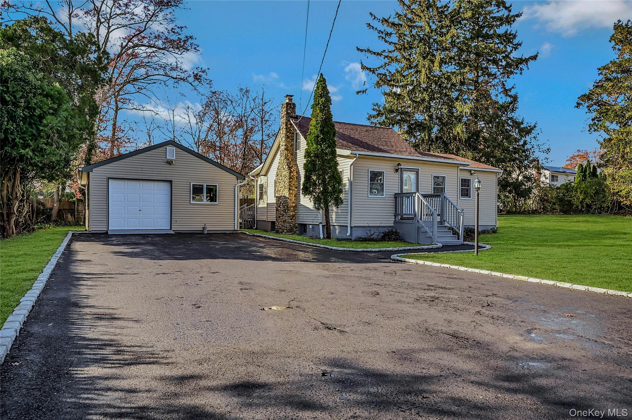 #1 photo, 8 Pansy Road, Rocky Point , NY 11778