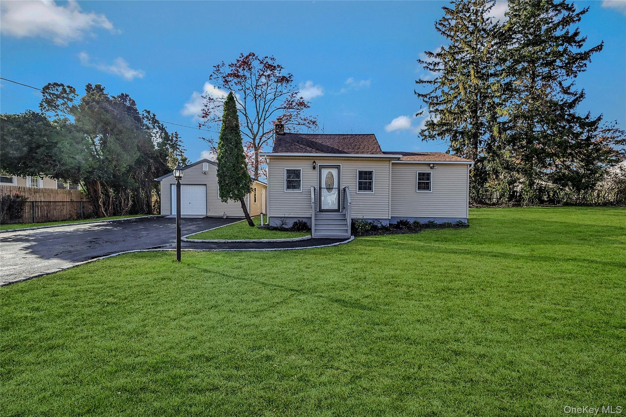 #2 photo, 8 Pansy Road, Rocky Point , NY 11778