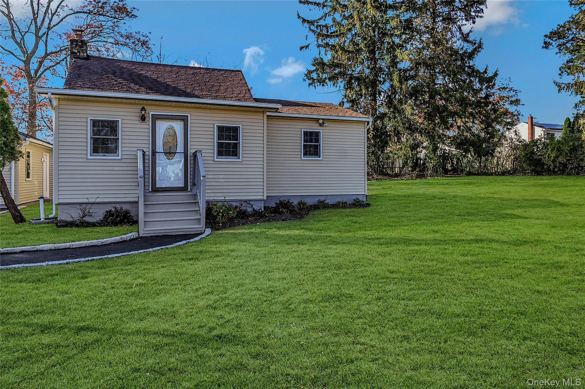 #4 photo, 8 Pansy Road, Rocky Point , NY 11778