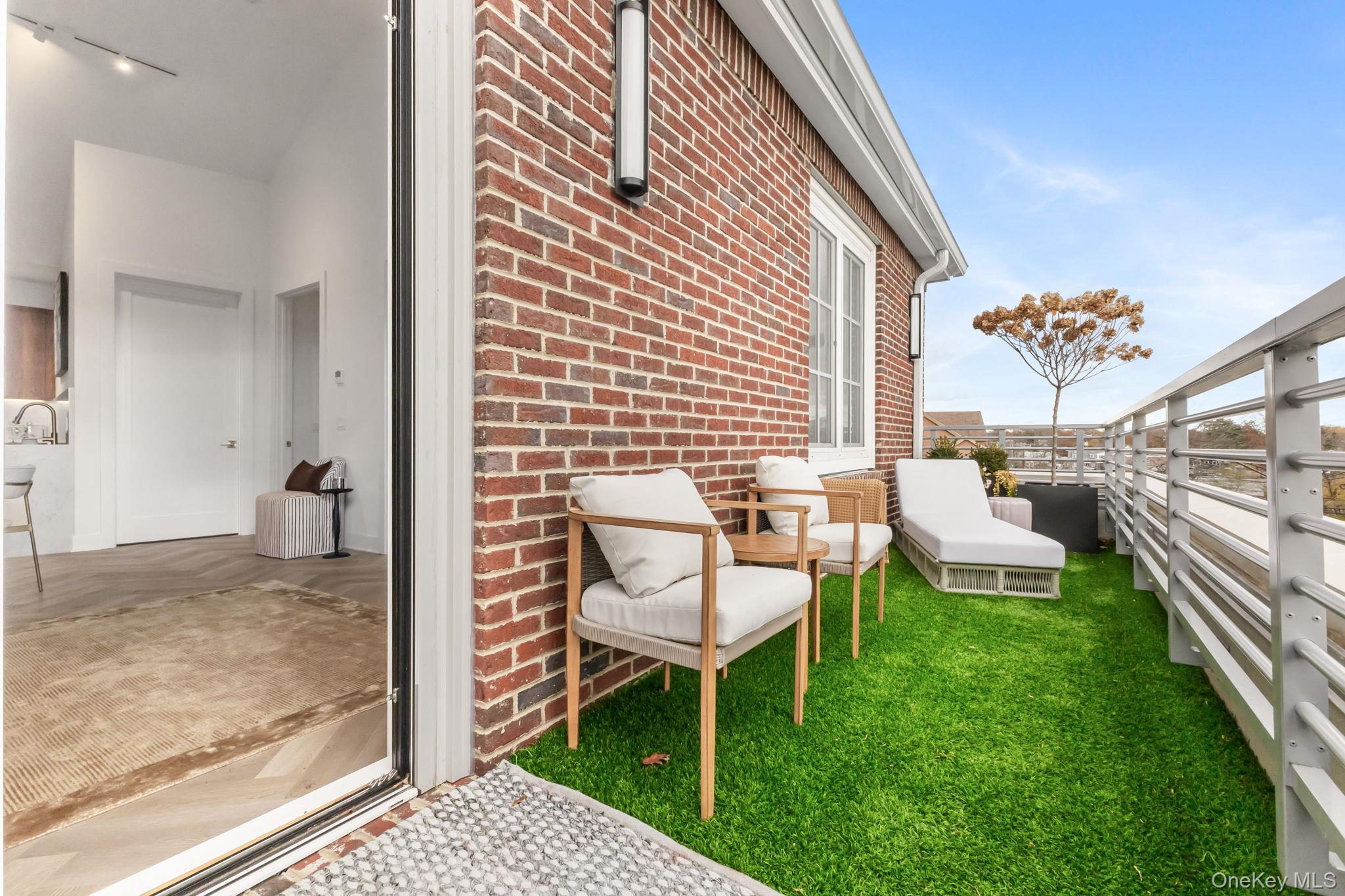 #1 photo, 100 E Putnam Avenue, Call Listing Agent , CT 06807