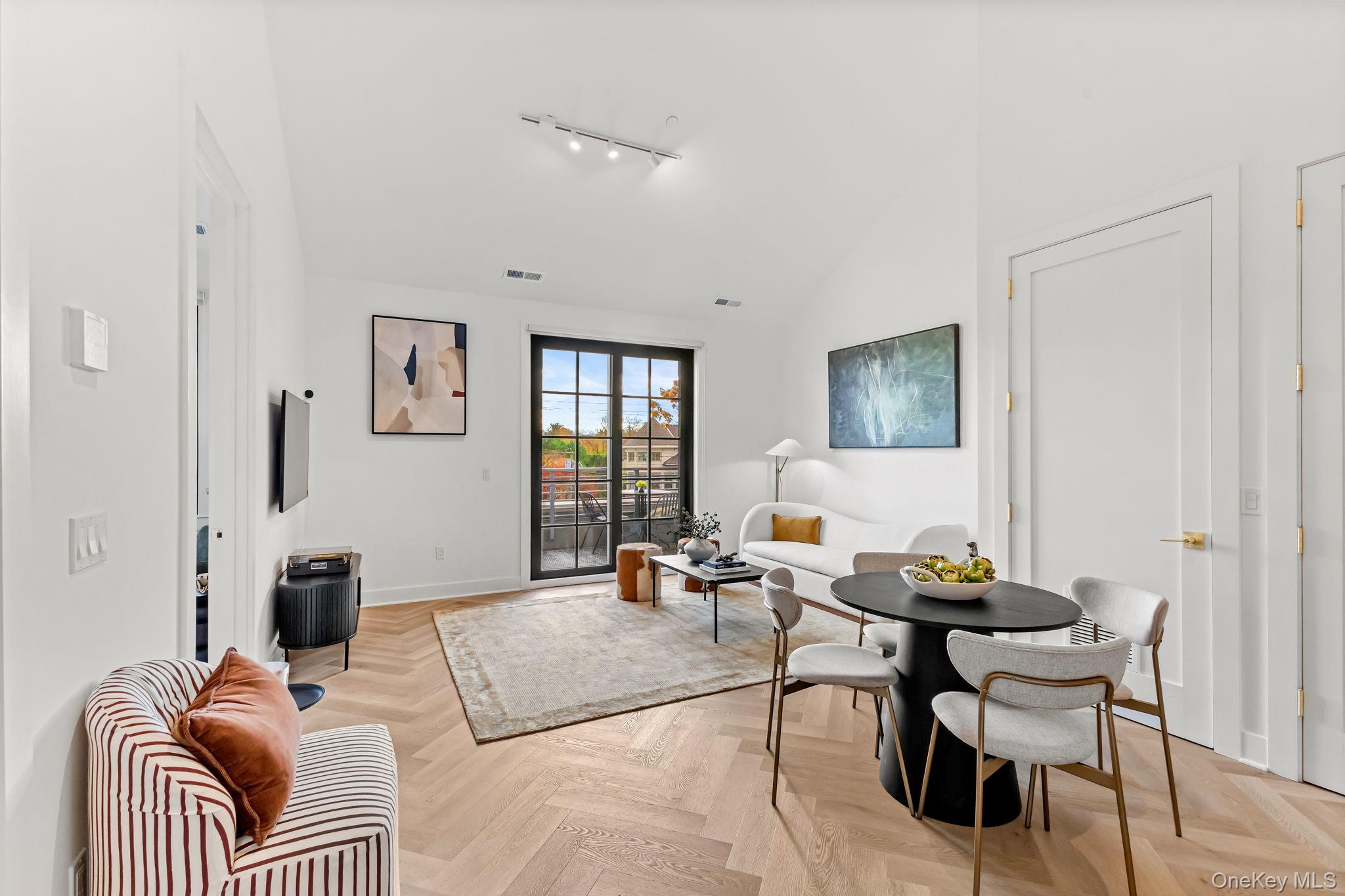 #4 photo, 100 E Putnam Avenue, Call Listing Agent , CT 06807