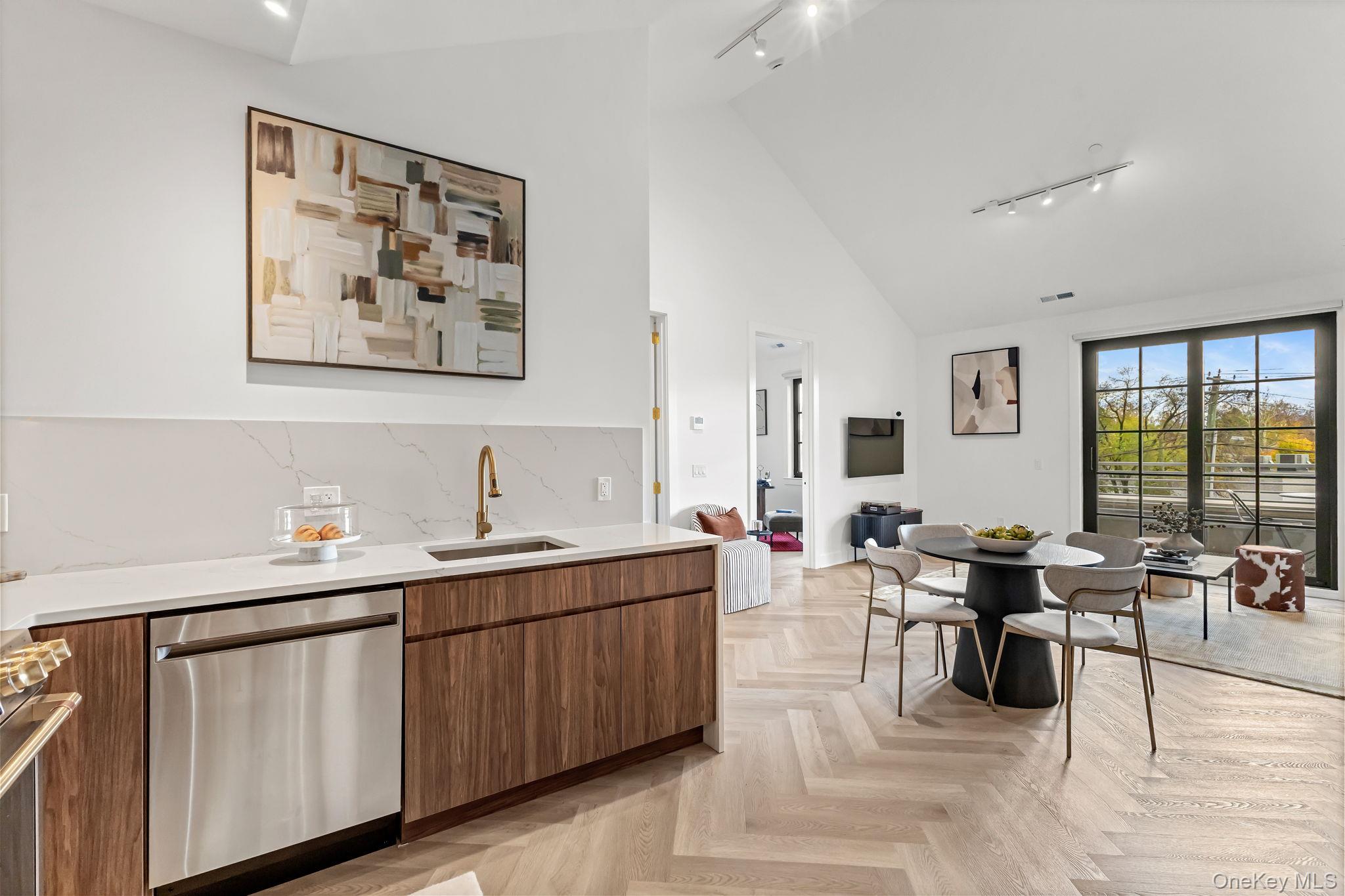 #6 photo, 100 E Putnam Avenue, Call Listing Agent , CT 06807