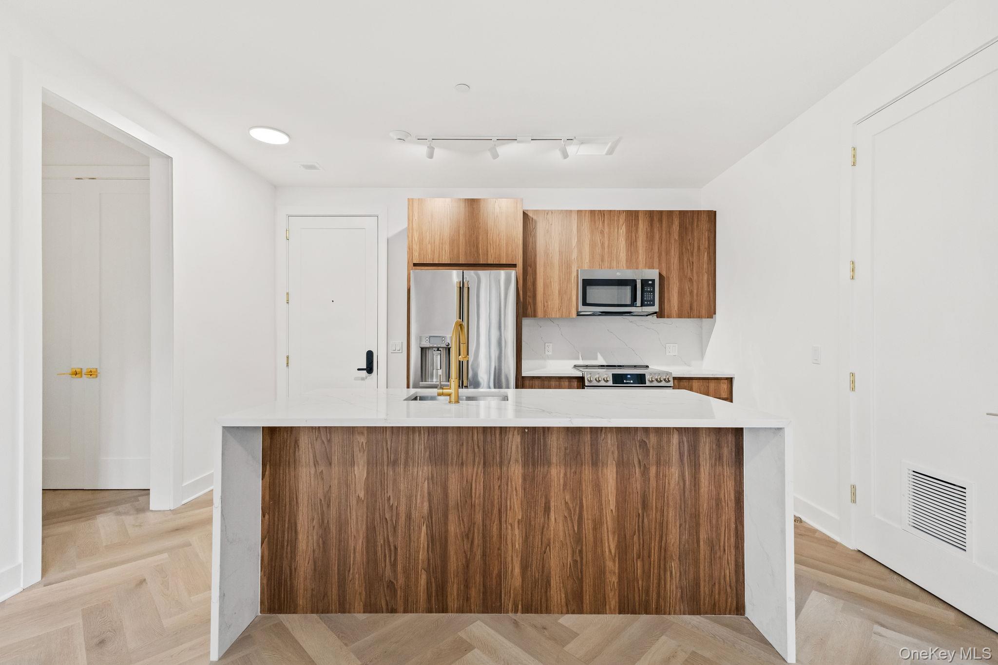 #3 photo, 100 E Putnam Avenue, Call Listing Agent , CT 06807