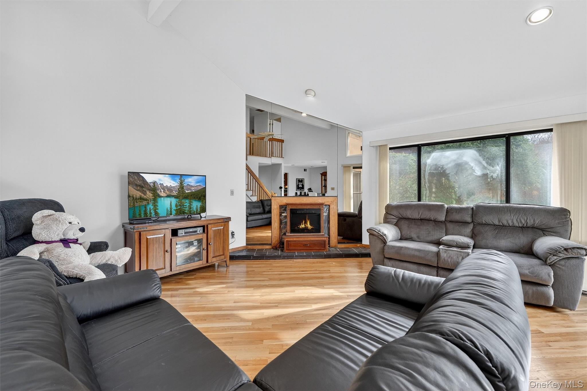 #16 photo, 200 California Road, Bronxville , NY 10708