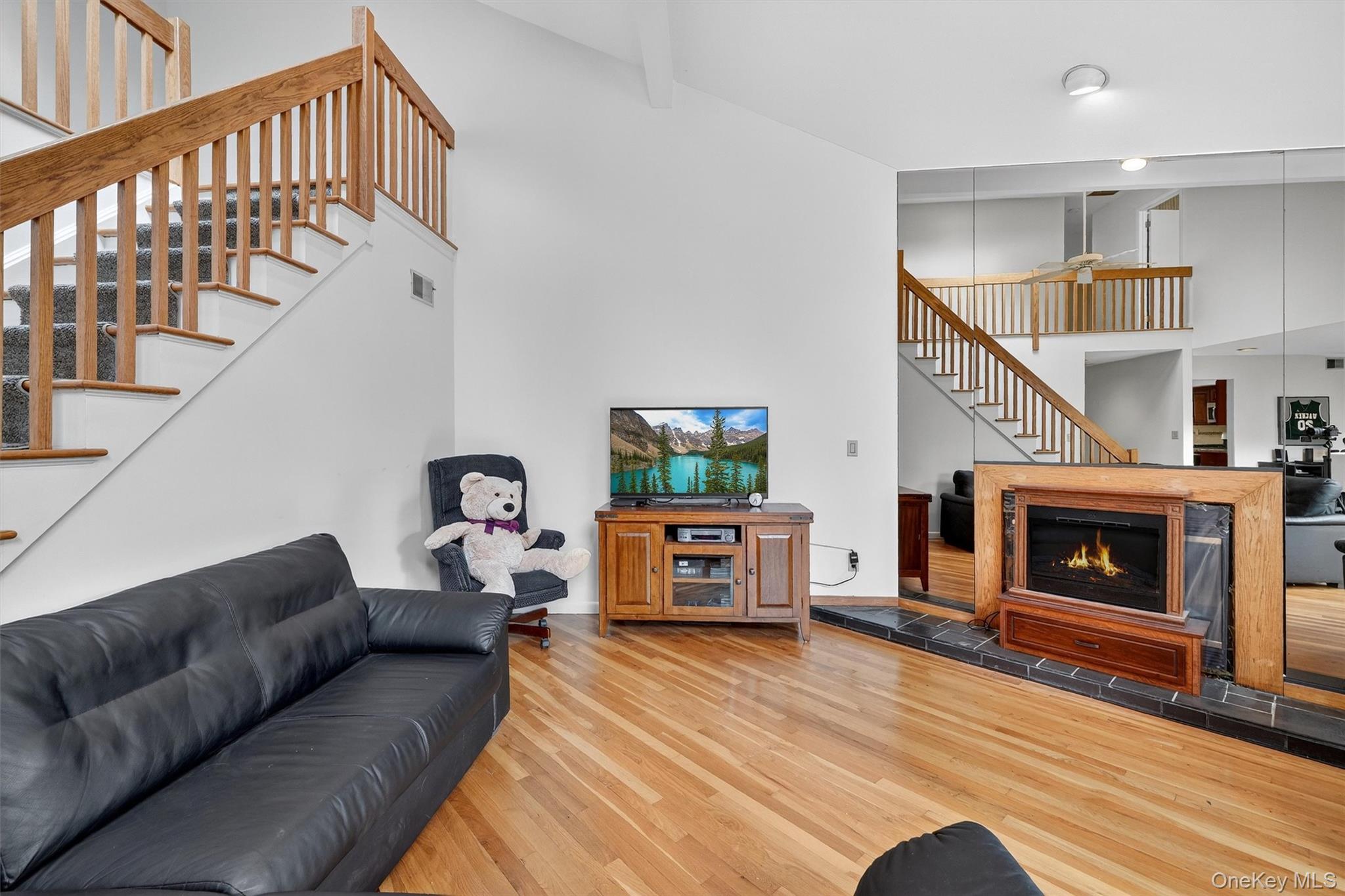 #17 photo, 200 California Road, Bronxville , NY 10708