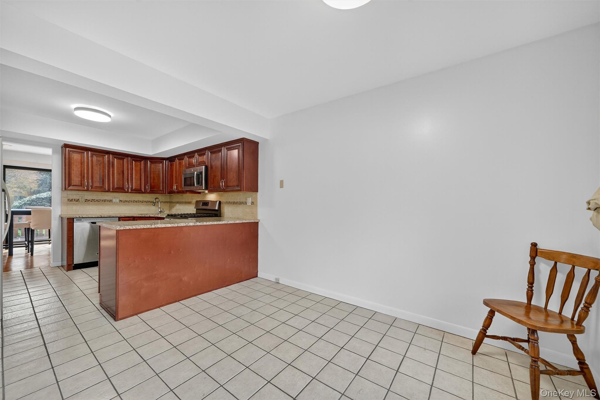 #3 photo, 200 California Road, Bronxville , NY 10708