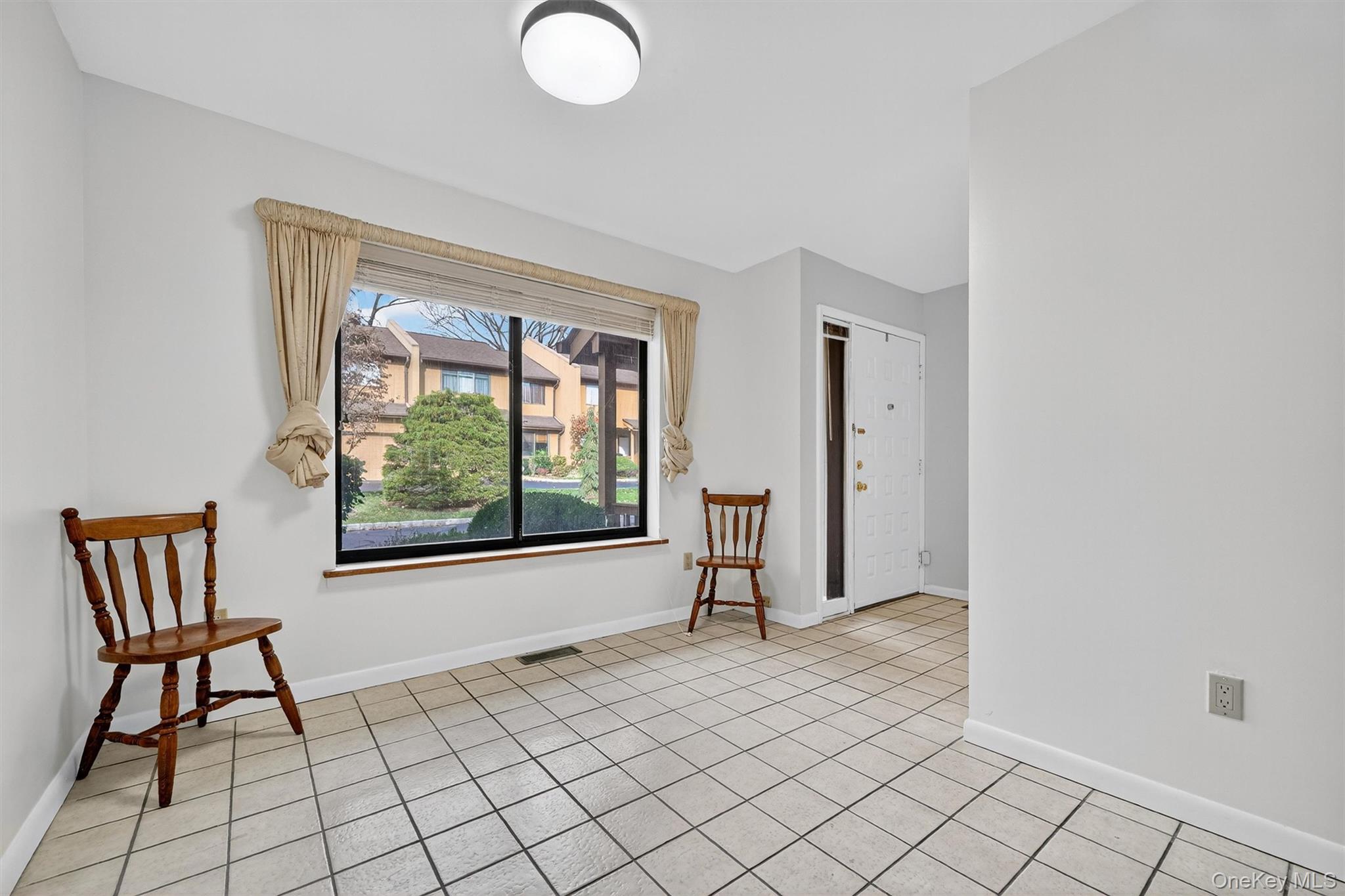 #5 photo, 200 California Road, Bronxville , NY 10708