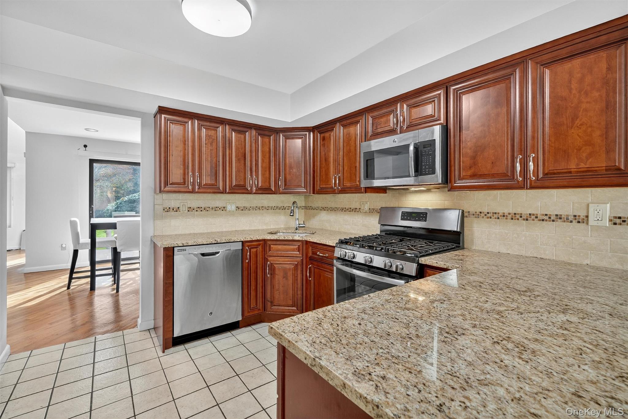 #8 photo, 200 California Road, Bronxville , NY 10708