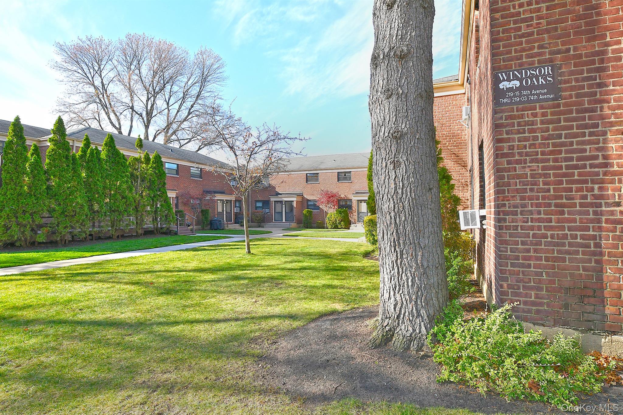 #19 photo, 219-07 74th Avenue, קווינס Oakland Gardens , NY 11364