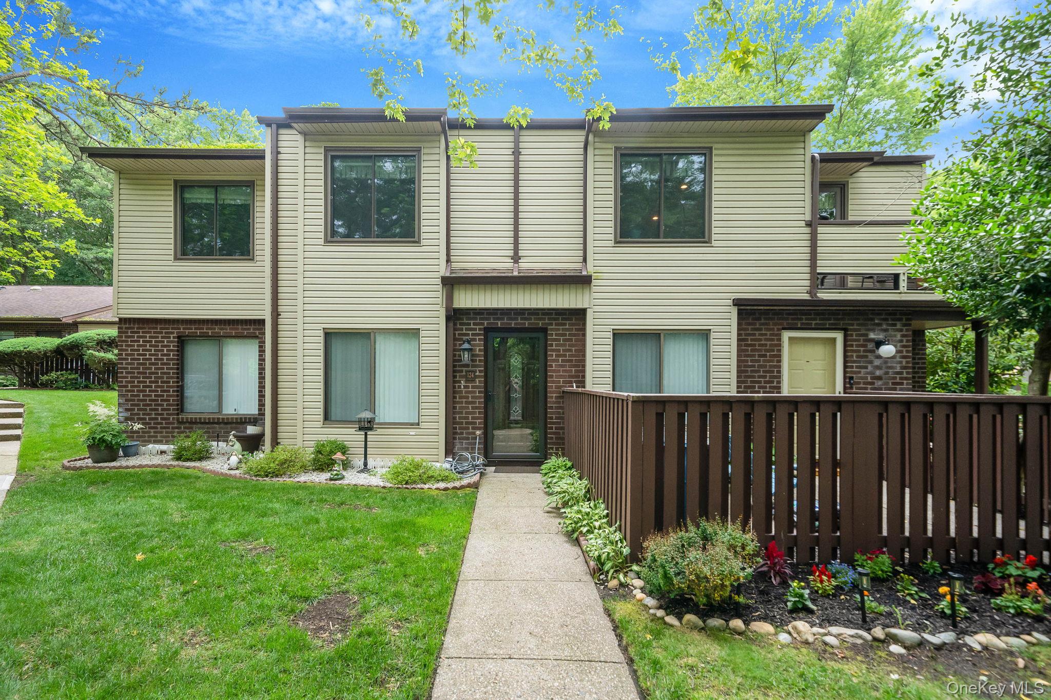 #2 photo, 124 Birchwood Road, Coram , NY 11727