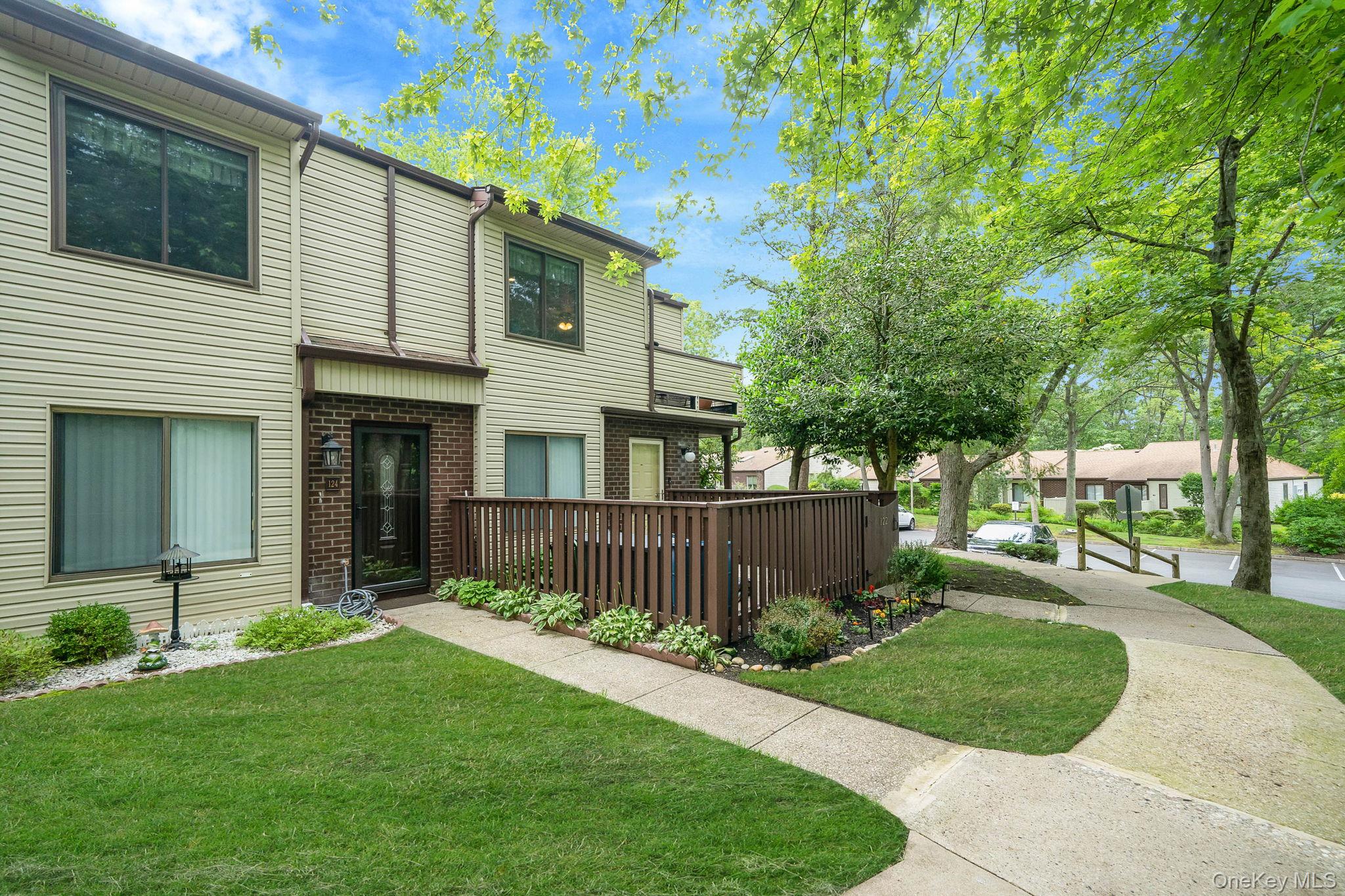 #3 photo, 124 Birchwood Road, Coram , NY 11727