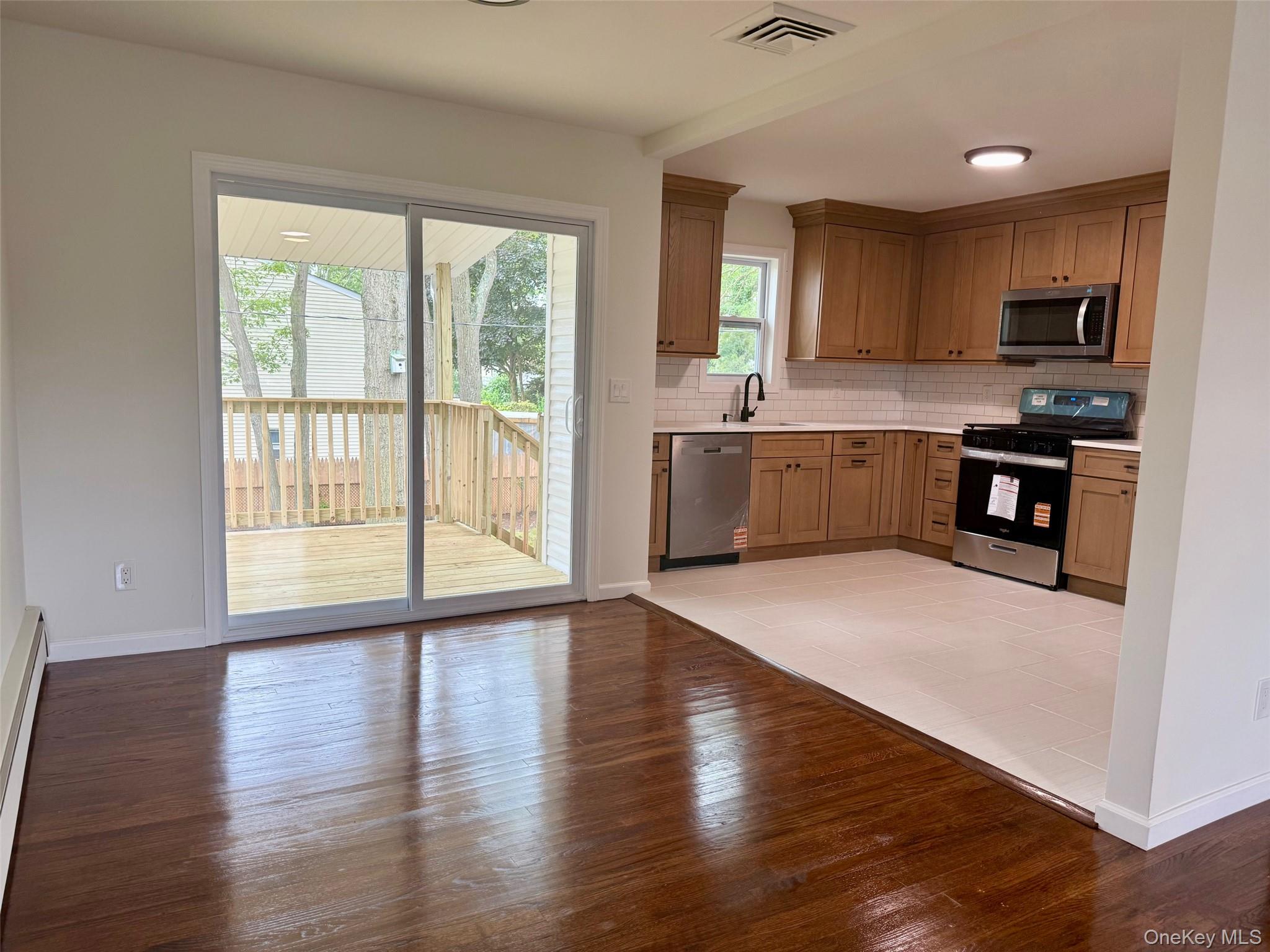 #3 photo, 30 7th Street, Holbrook , NY 11741