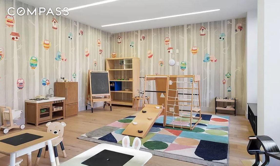 #17 photo, 205 W 76th Street, Upper West Side , NY 10023