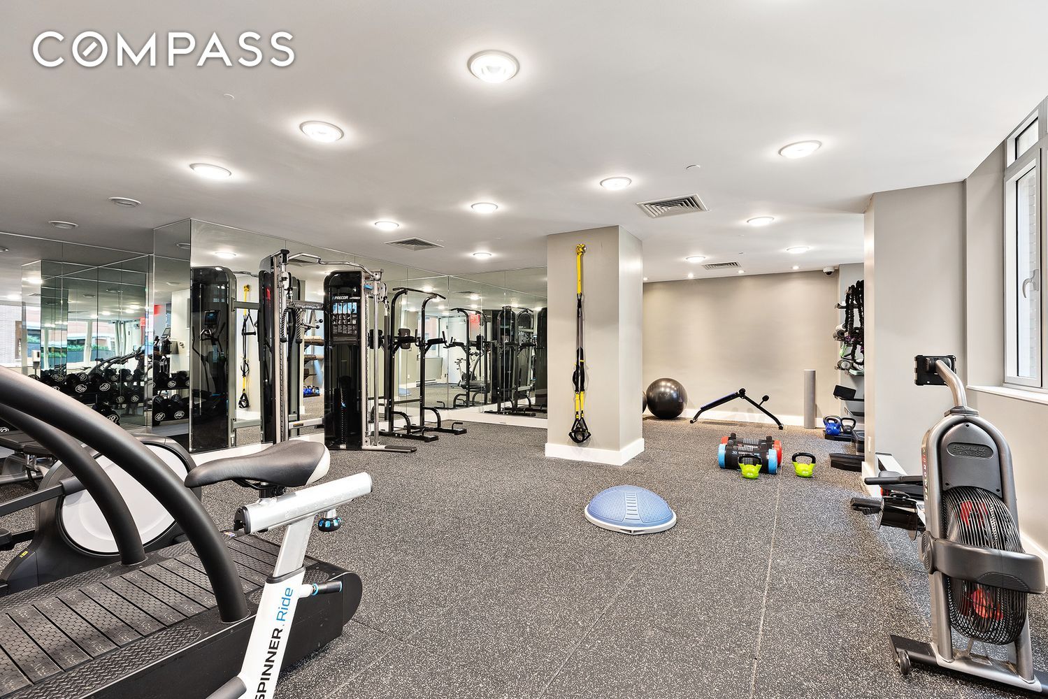 #18 photo, 205 W 76th Street, Upper West Side , NY 10023