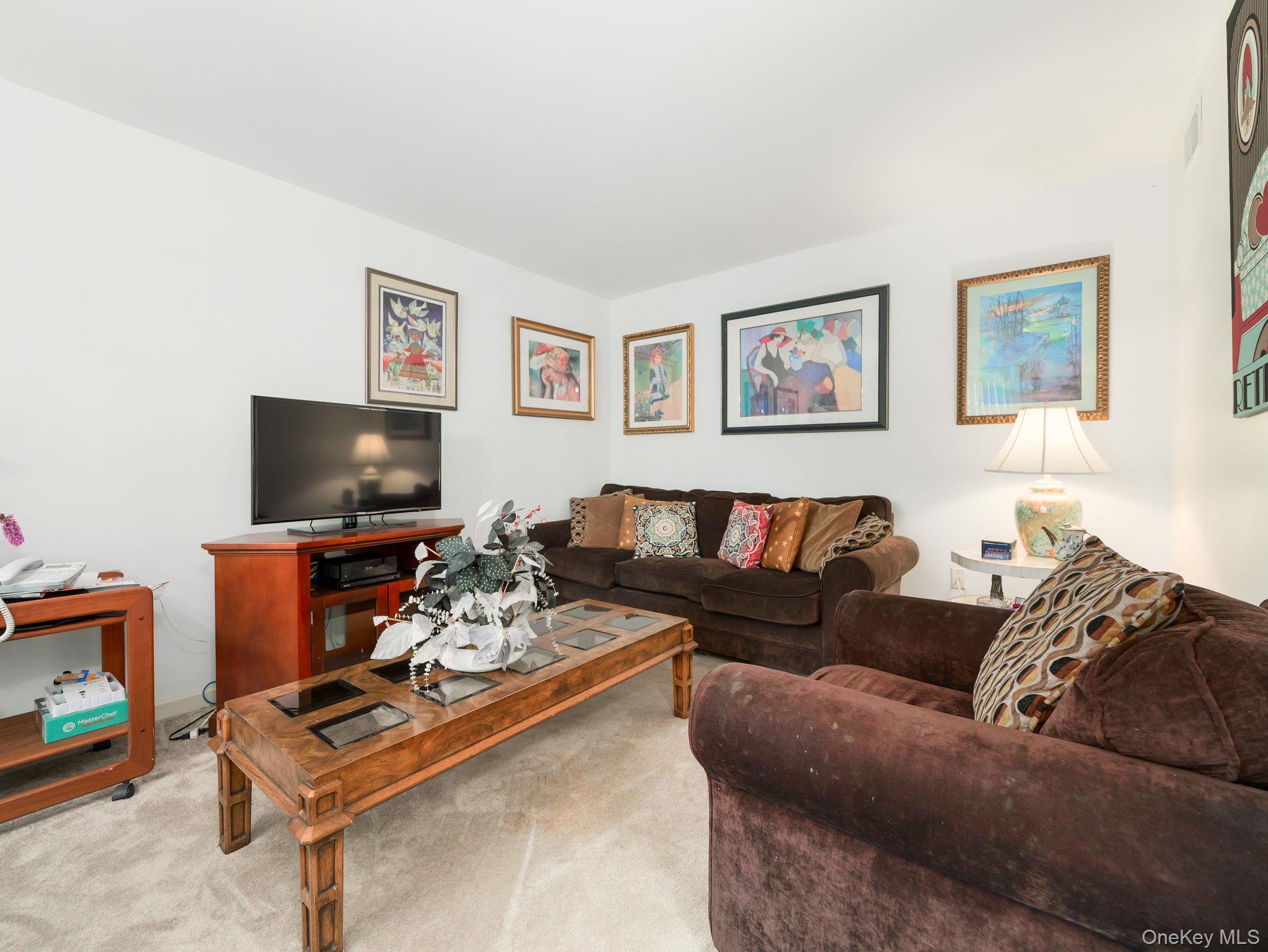 #5 photo, 2 Windsor Circle, New City , NY 10956