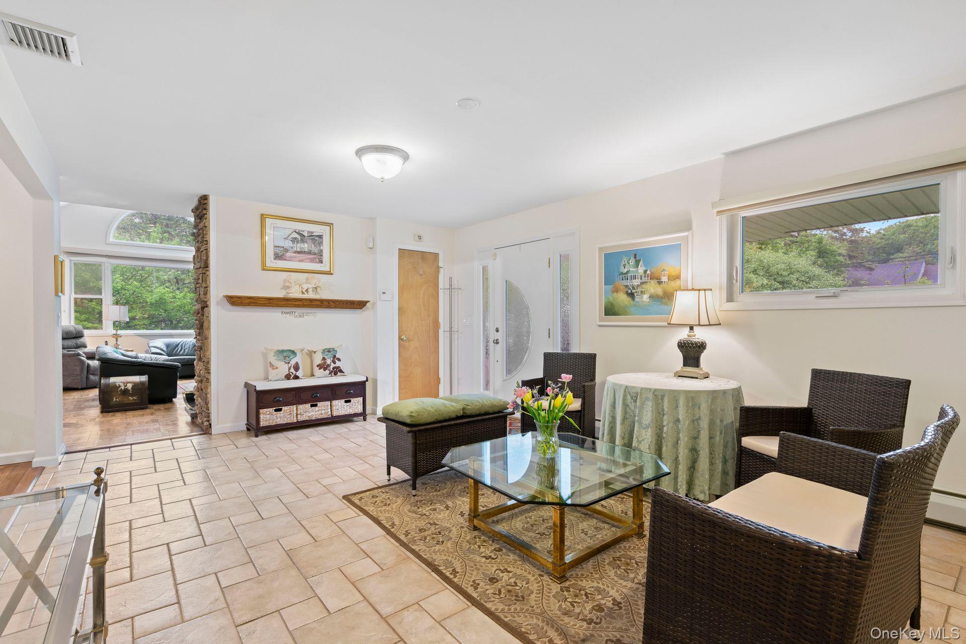 #5 photo, 30 Darby Drive, South Huntington , NY 11746