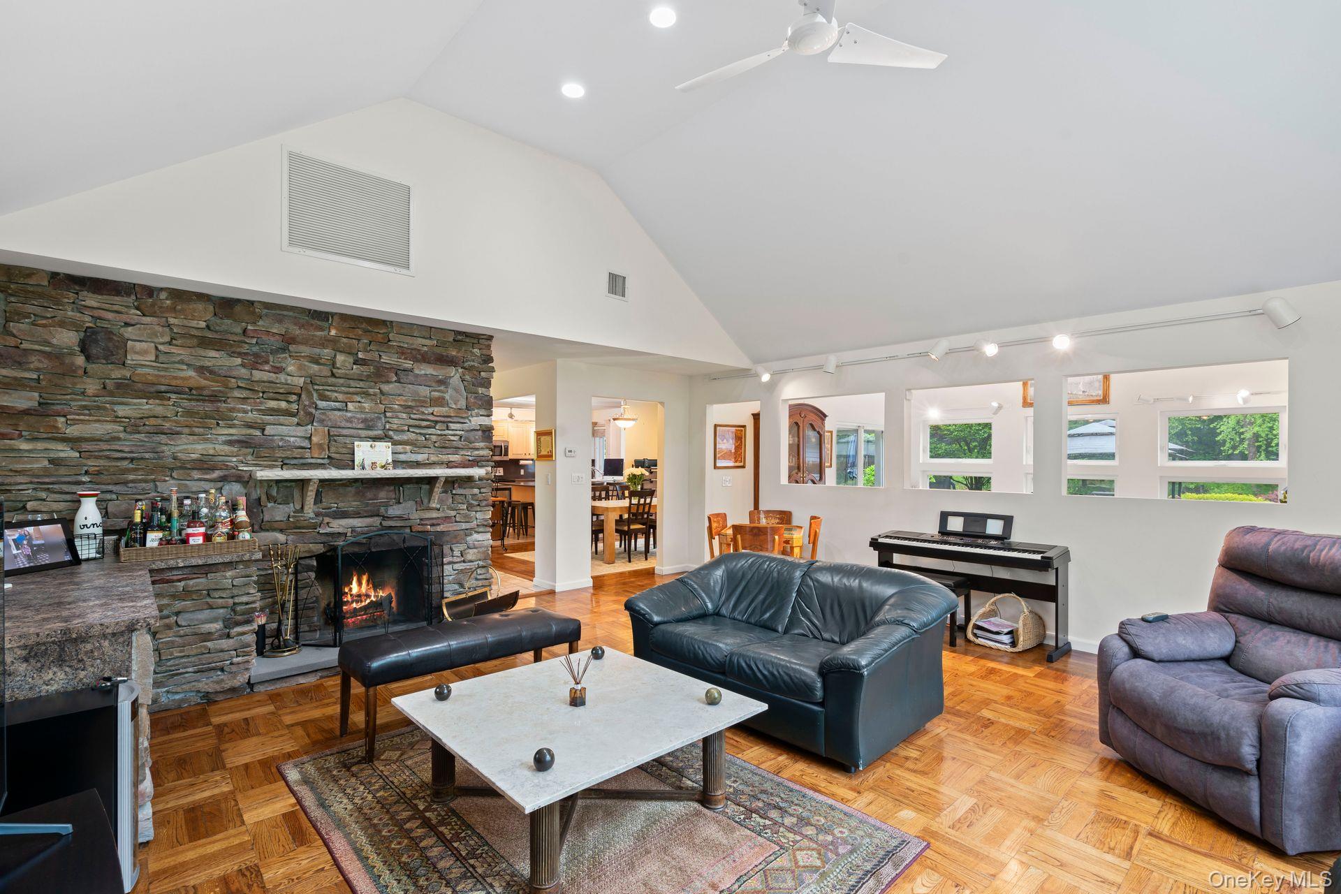 #6 photo, 30 Darby Drive, South Huntington , NY 11746