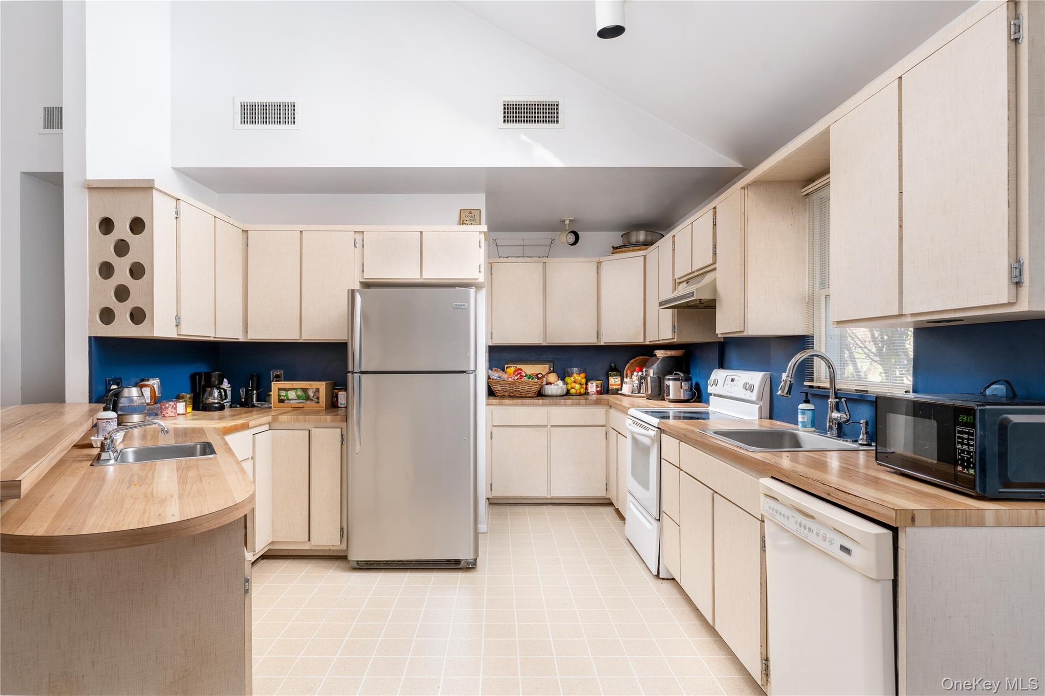 #10 photo, 19 Florence Road, Hampton Bays , NY 11946