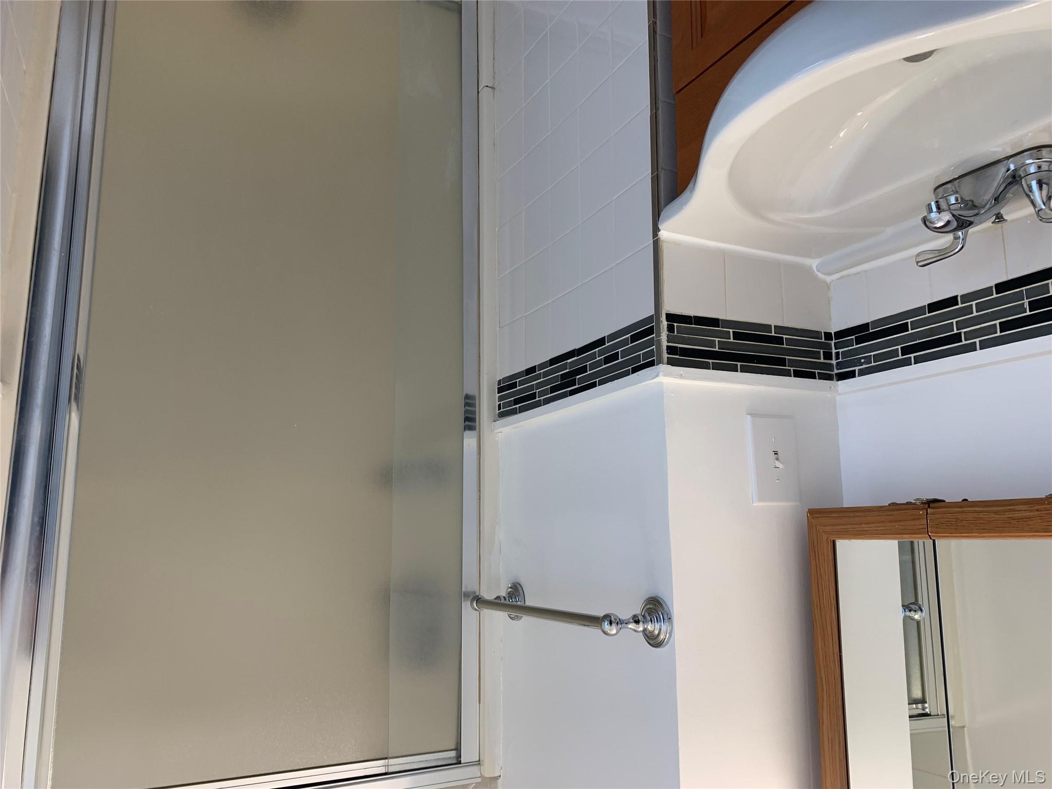 #7 photo, 14 Bayville Avenue, Bayville , NY 11709