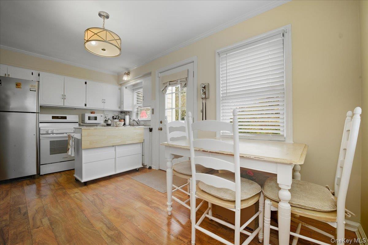 #10 photo, 3805 Colonial Court, Seaford , NY 11783