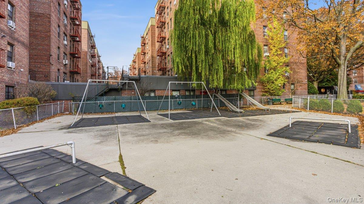 #18 photo, 83-35 139 Street, Briarwood , NY 11435