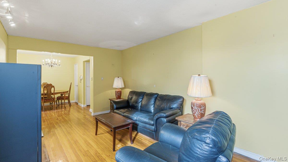 #4 photo, 83-35 139 Street, Briarwood , NY 11435