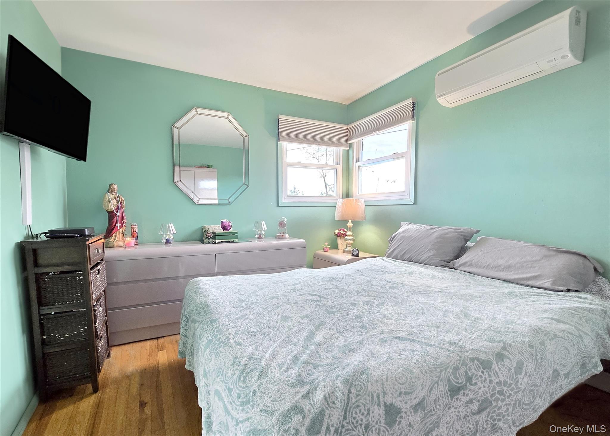 #11 photo, 430 Heathcote Road, Lindenhurst , NY 11757