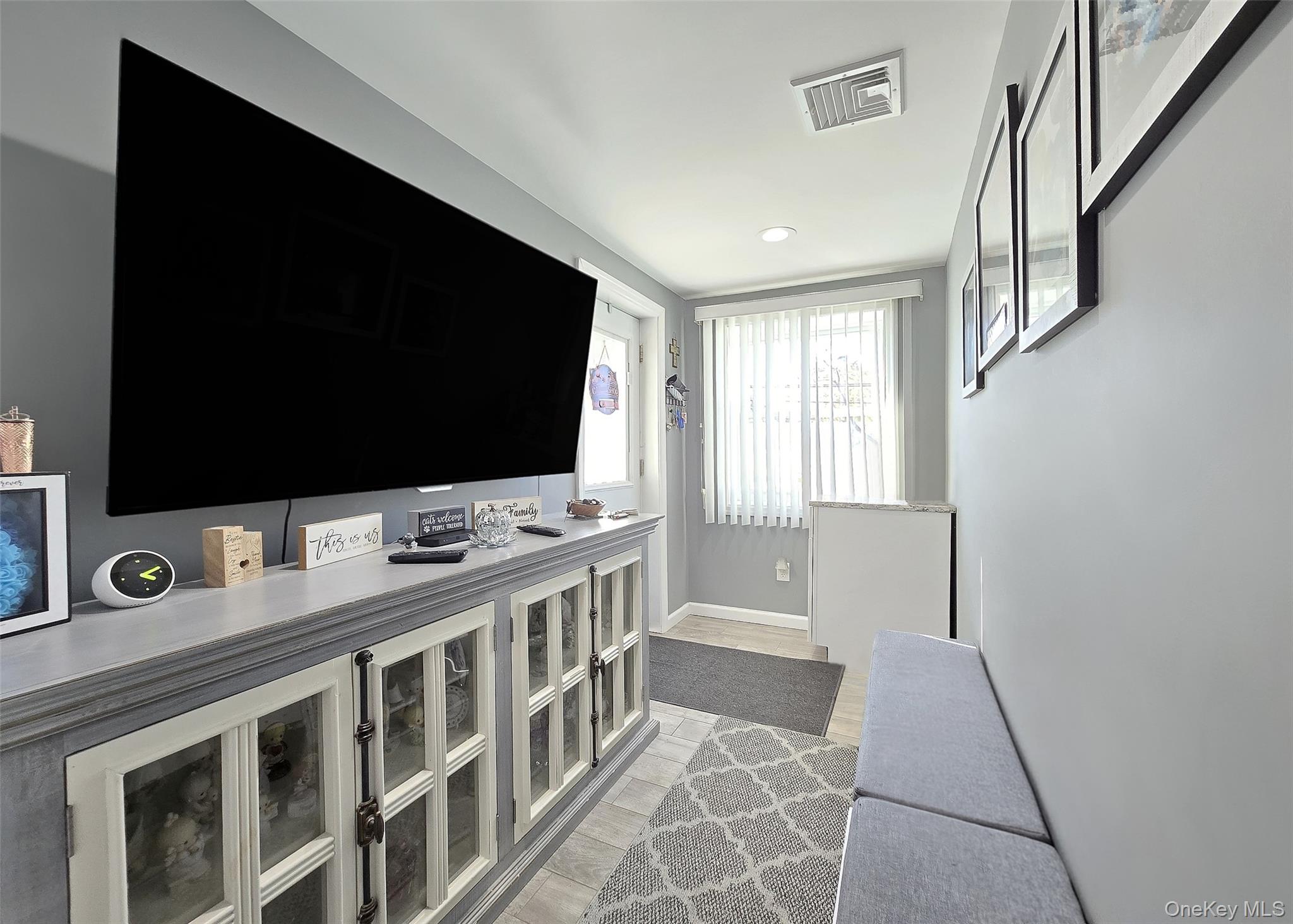 #12 photo, 430 Heathcote Road, Lindenhurst , NY 11757