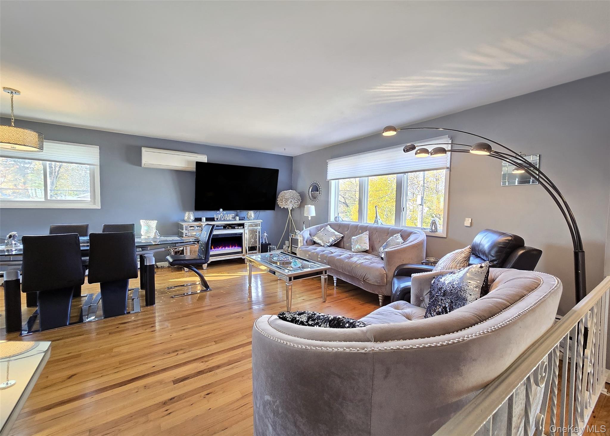 #2 photo, 430 Heathcote Road, Lindenhurst , NY 11757