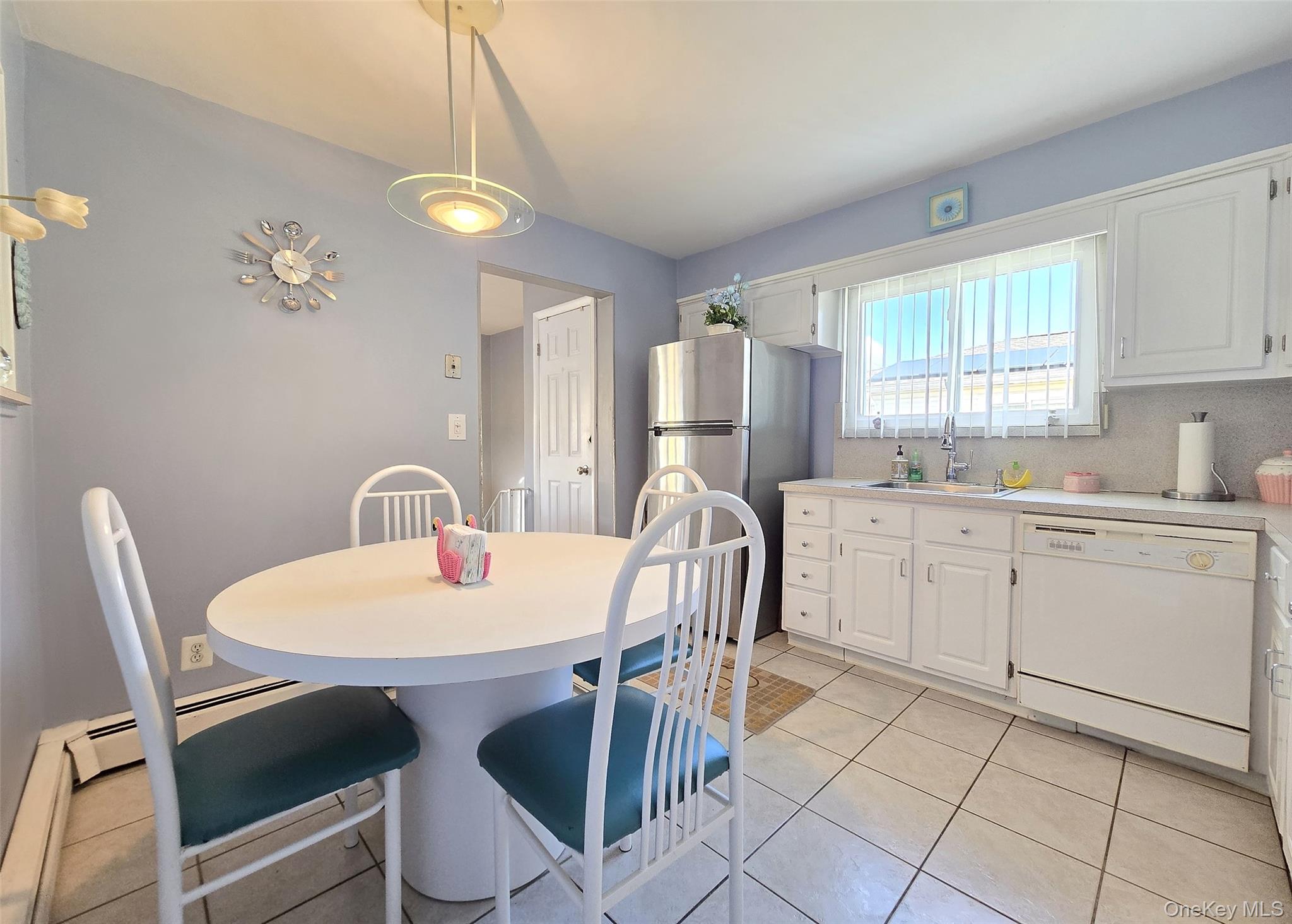 #6 photo, 430 Heathcote Road, Lindenhurst , NY 11757